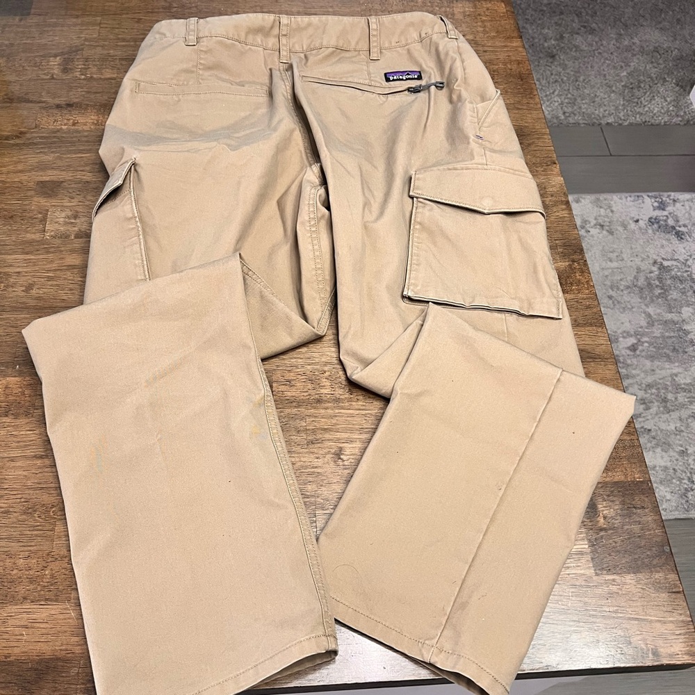 Patagonia Men's Cargo Pants in Khaki Tan